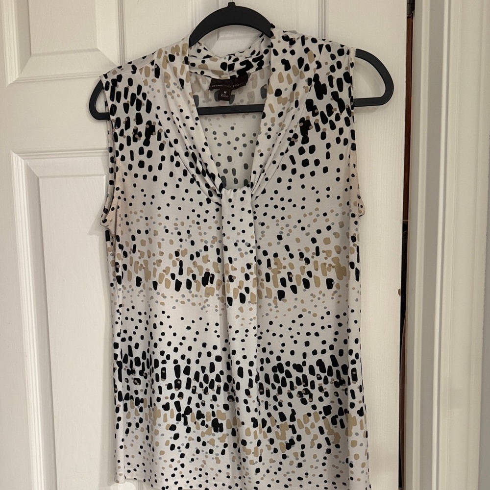Dana Buchman Sleeveless Blouse - Black, White, Tan